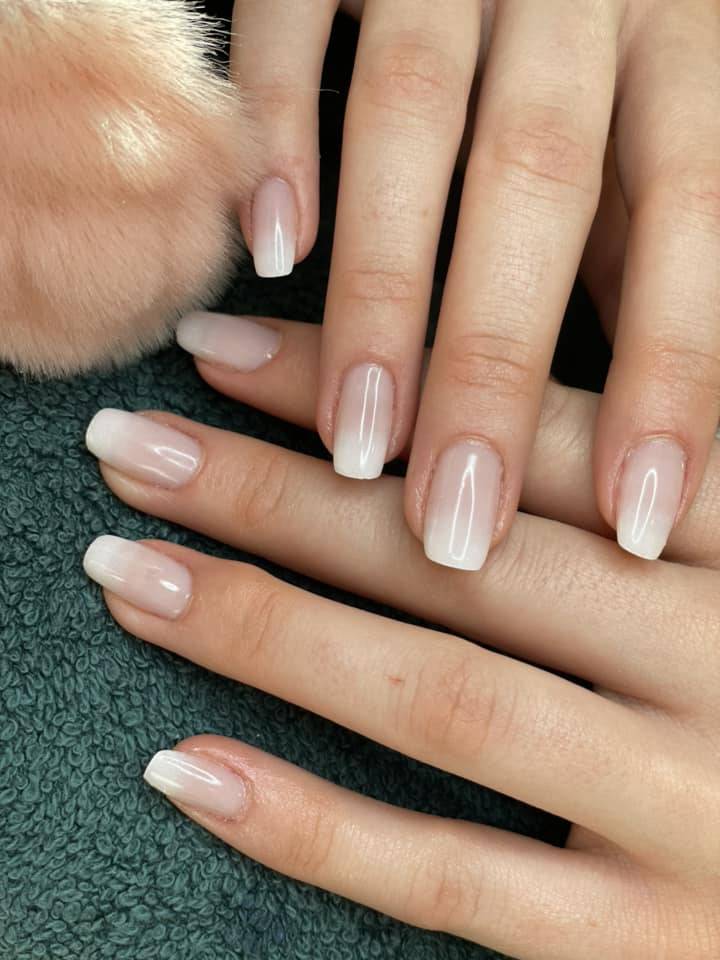 Pose d'ongles en gel1